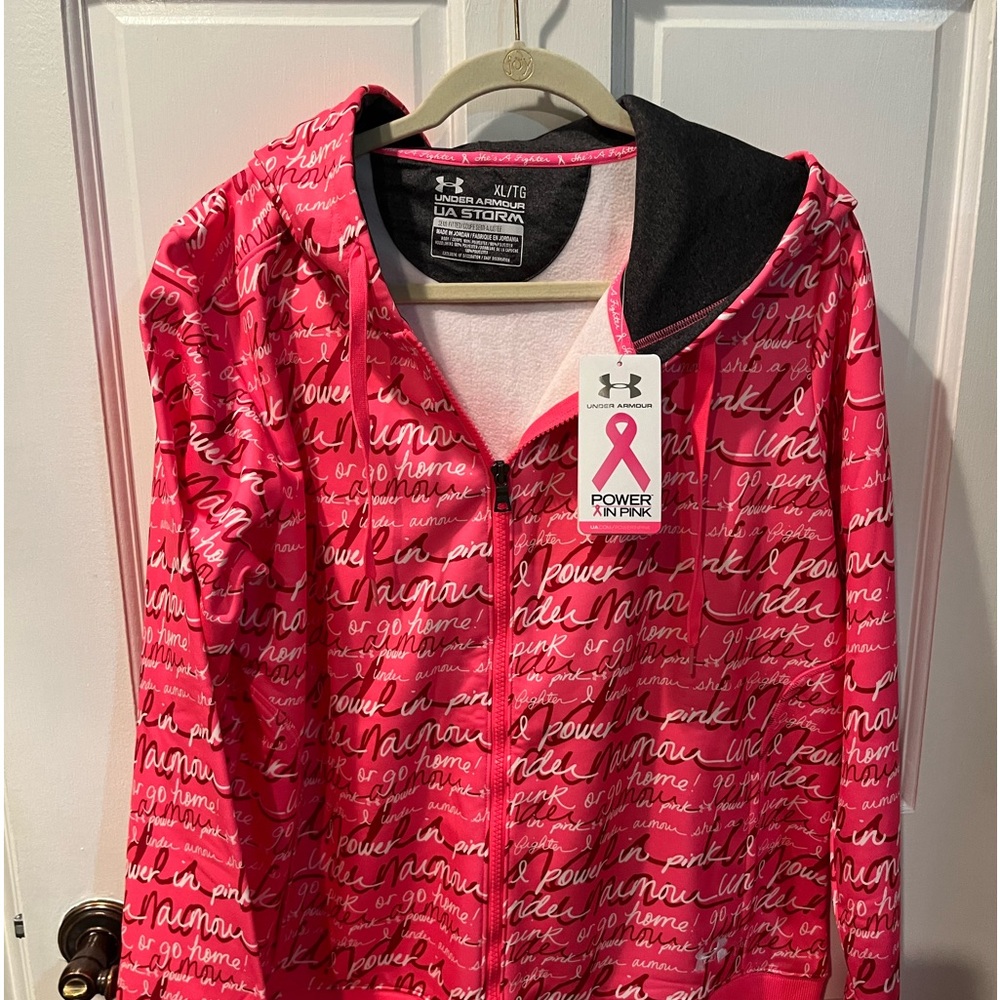 Women’s NWT XL Under Armour hoodie.